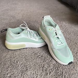 NIKE AIR MAX DIA (PISTACHIO FROST)
